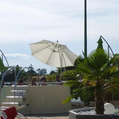 Spacieux Pour 8 Pers - Vue étang - Terrasse - Api-1-52-224 Camping Naucelle